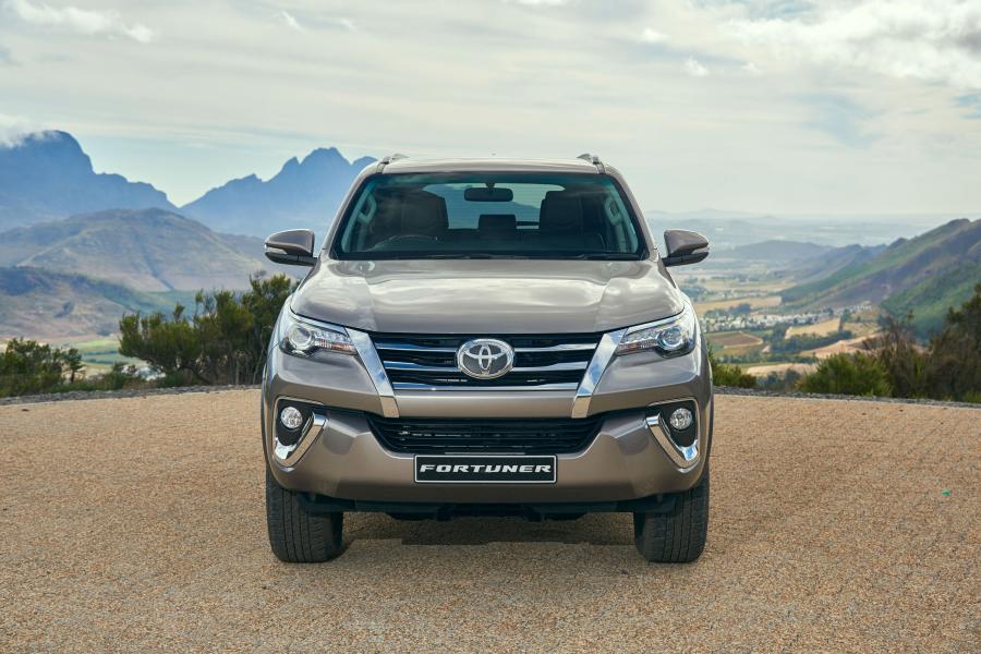  Toyota Fortuner (AN160) 2016 года  (ZA) (фото 33 из 40)
